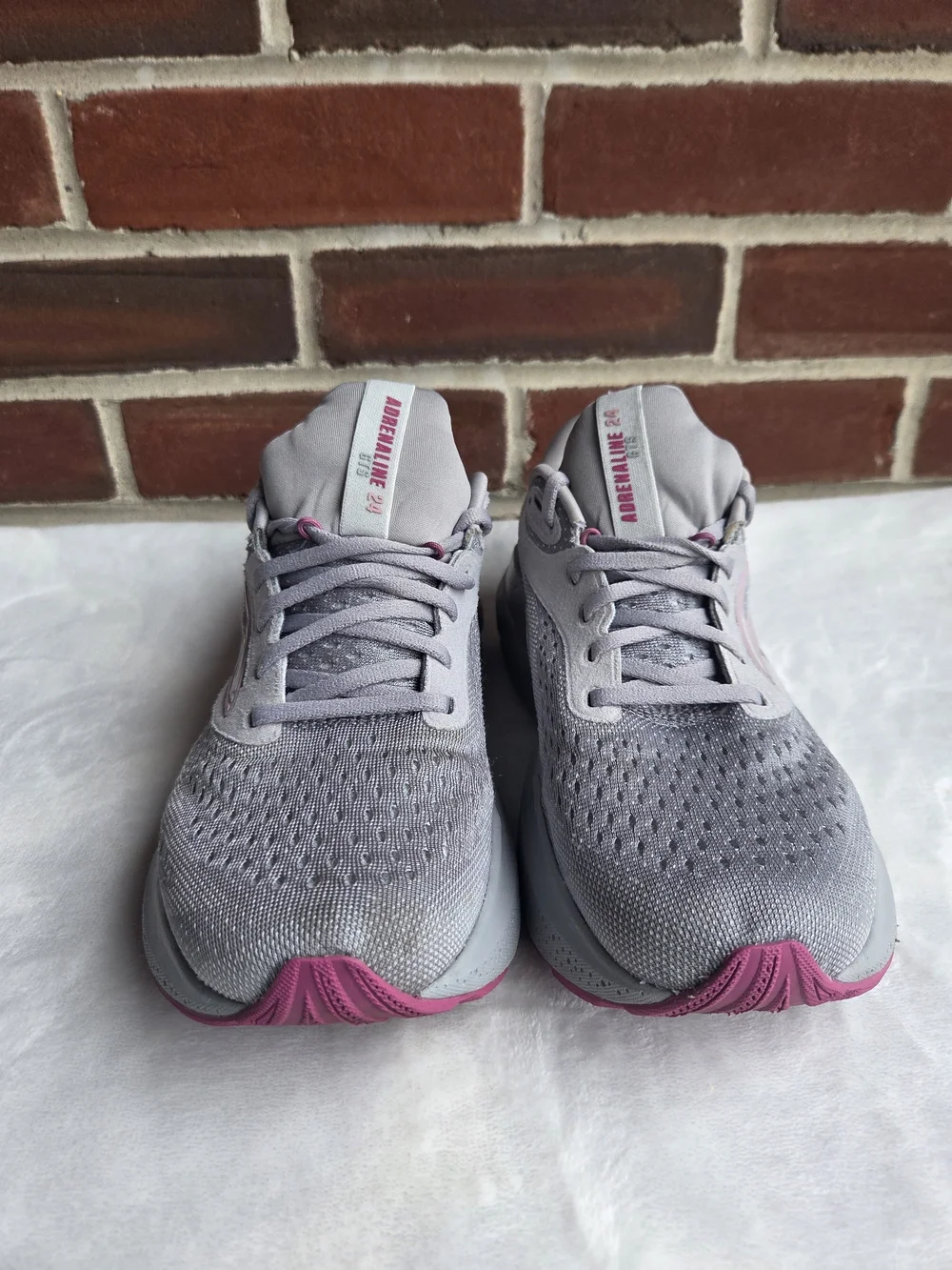 Brooks Adrenaline GTS 24 Gray Pink Running Shoes Women's Size 9 B Stability